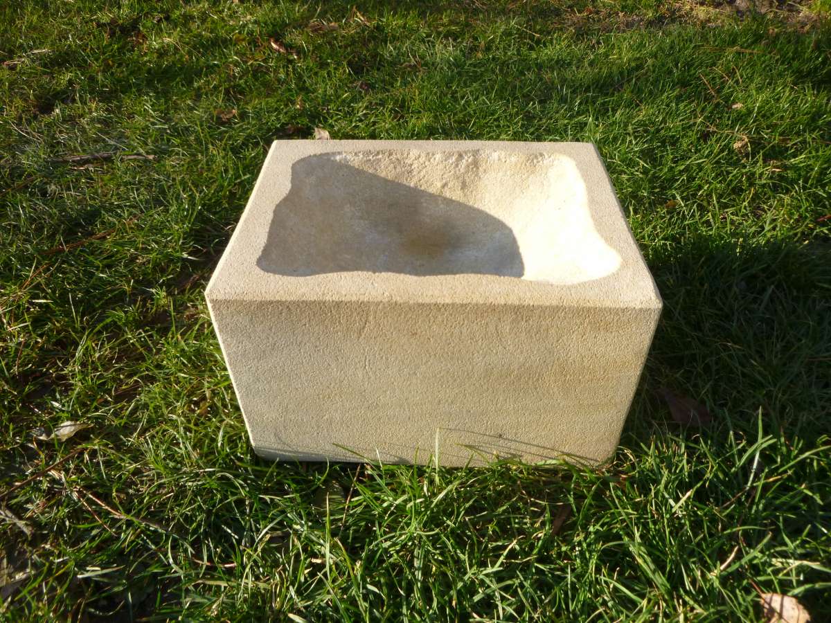 Vogeltränke aus Sandstein Nr. 8, Vogelbad Naturstein steinmetzstore.de