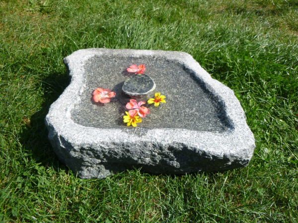 Vogeltränke aus Granit 22, Unikat