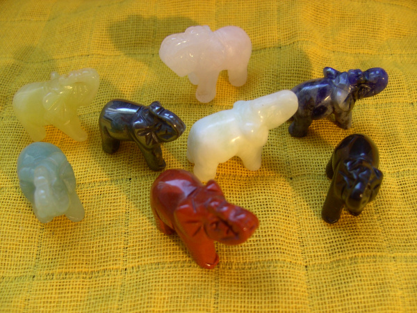 8 Edelstein Elefanten, gemischte Farben