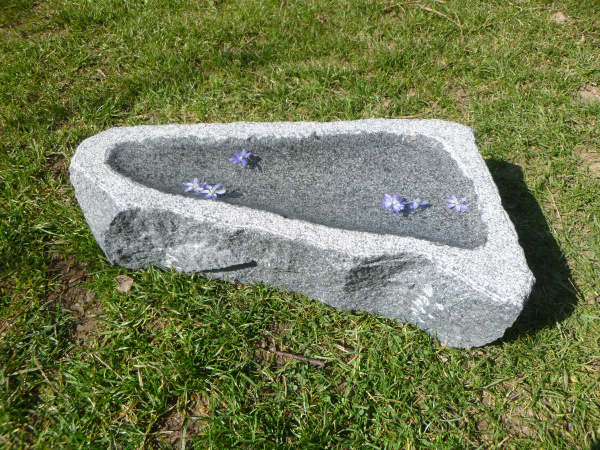Vogeltränke aus Granit 11, Unikat