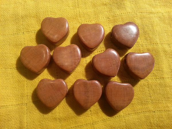 Herz Anhänger 20x20mm, kantig, versteinertes Holz
