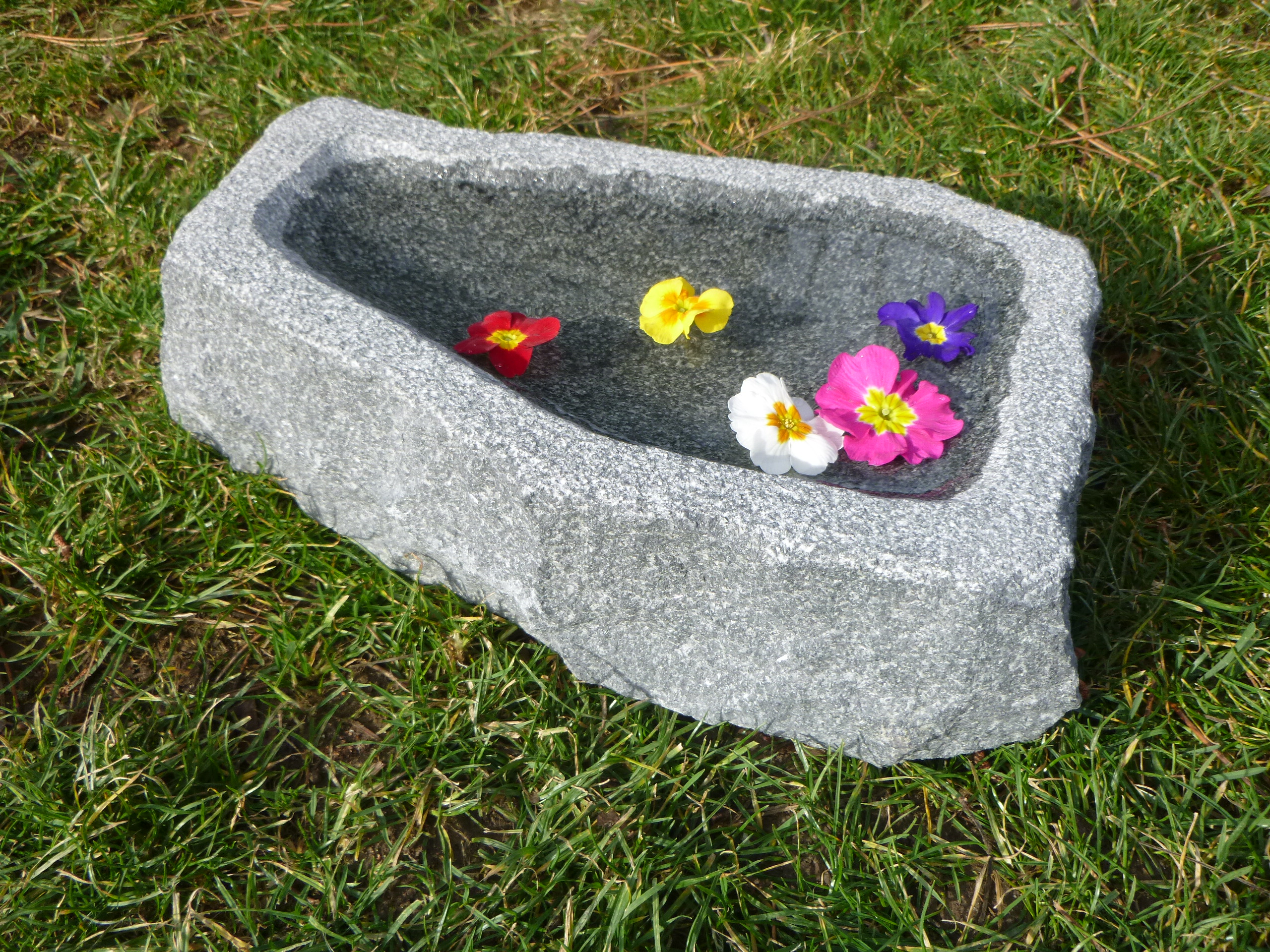 Vogeltränke aus Granit 11, Vogelbad aus Naturstein, Unikat steinmetz
