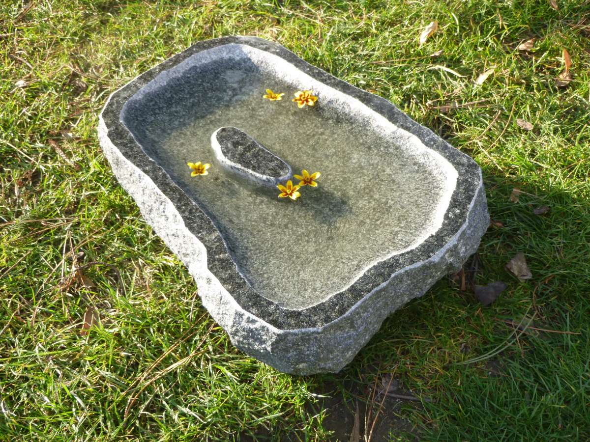 Vogeltränke aus Granit 24, Vogelbad aus Naturstein, Unikat steinmetz